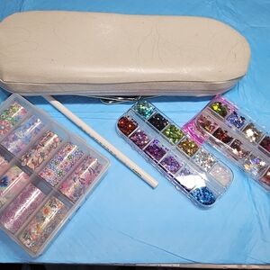 De's Nails Multi-Color Glitter and Floral Nail Art Kit